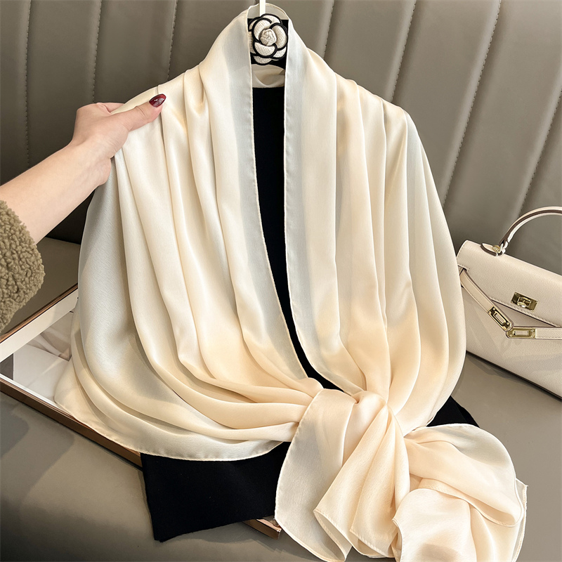 2024 Luxury Brand Spring Large - огляд і ціна Silk Neck Scarf
